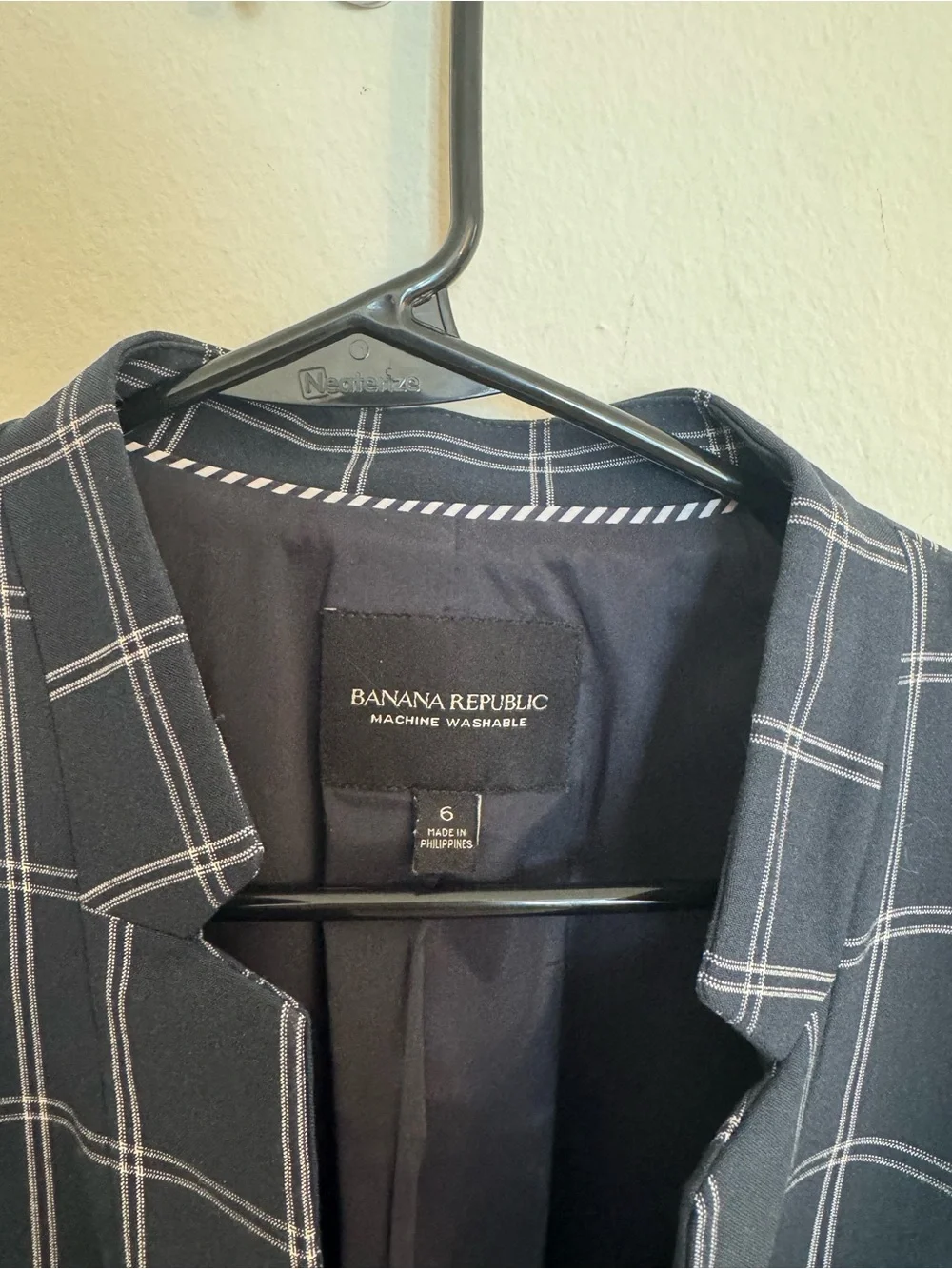 Banana Republic Navy and white Windowpane Blazer in Size 6